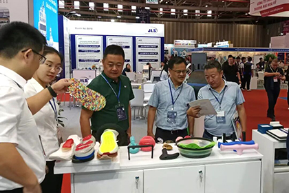 瀘天化在越南參展.jpg
